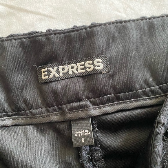 Express High waist lace short - Picture 3 of 3